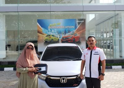 Foto serah terima mobil honda arista lhokseumawe